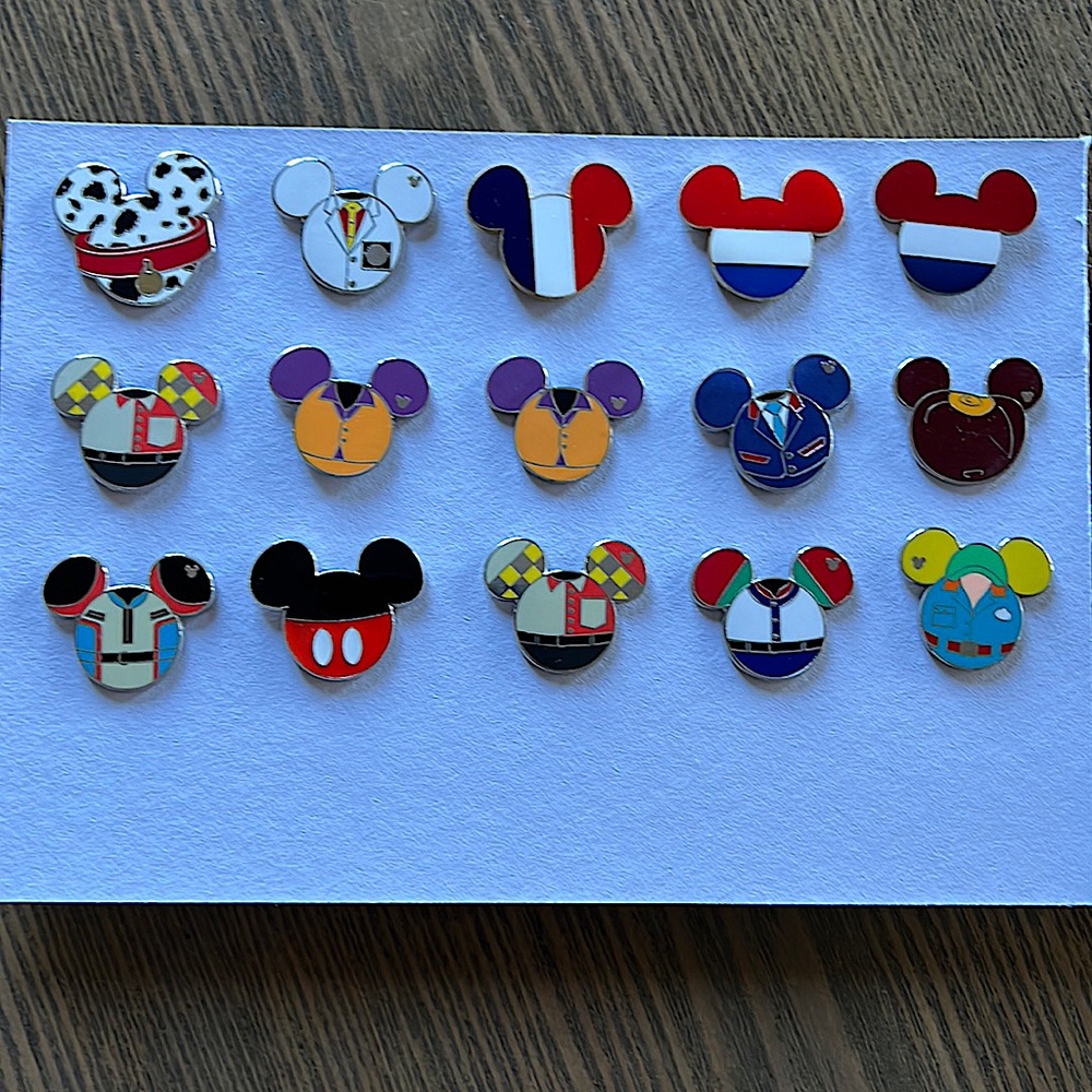 15 Disney trading Pins $30